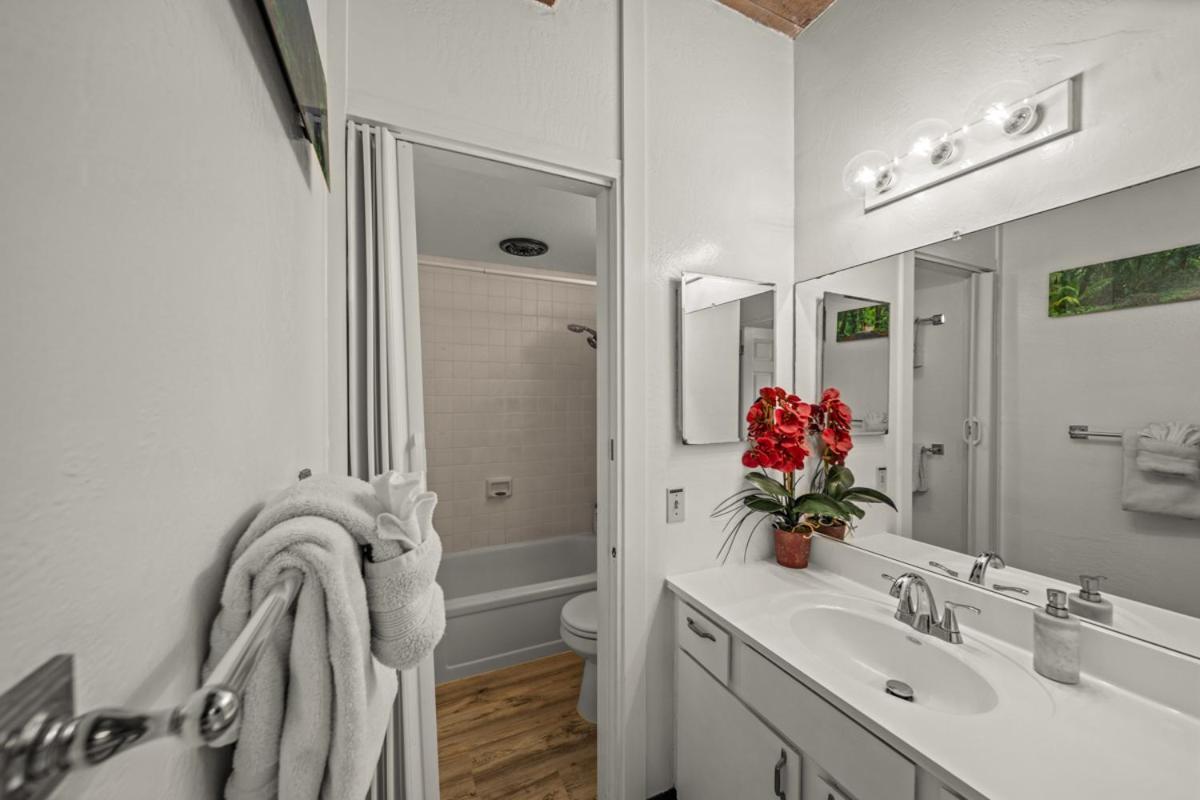 Newly Upgraded 1Br Unit Near Beach Max Of 5 Guests Kailua-Kona Buitenkant foto
