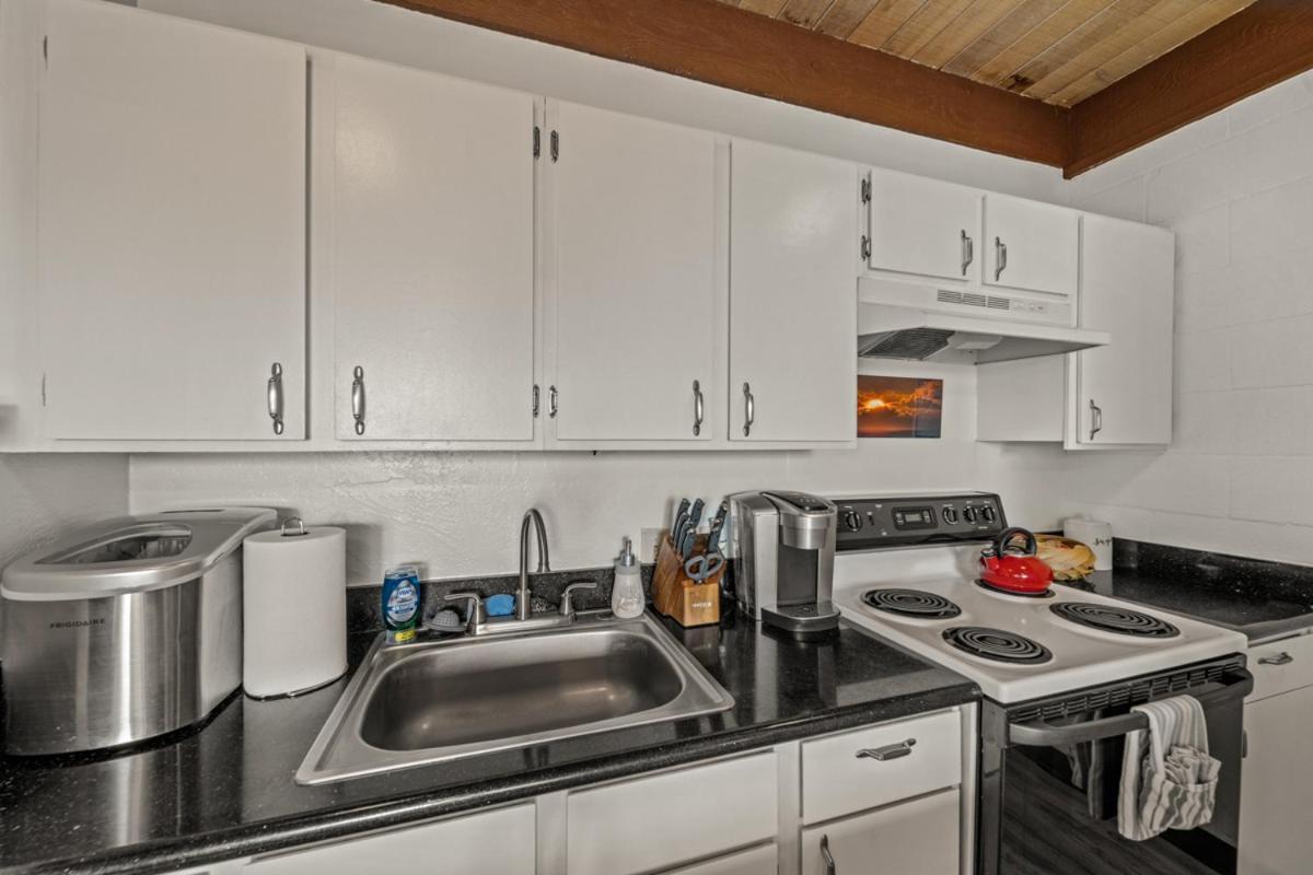 Newly Upgraded 1Br Unit Near Beach Max Of 5 Guests Kailua-Kona Buitenkant foto