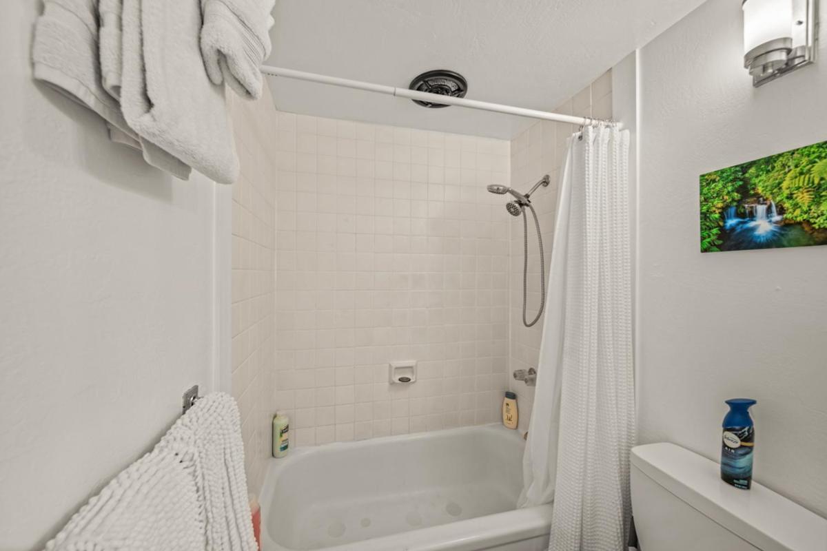Newly Upgraded 1Br Unit Near Beach Max Of 5 Guests Kailua-Kona Buitenkant foto