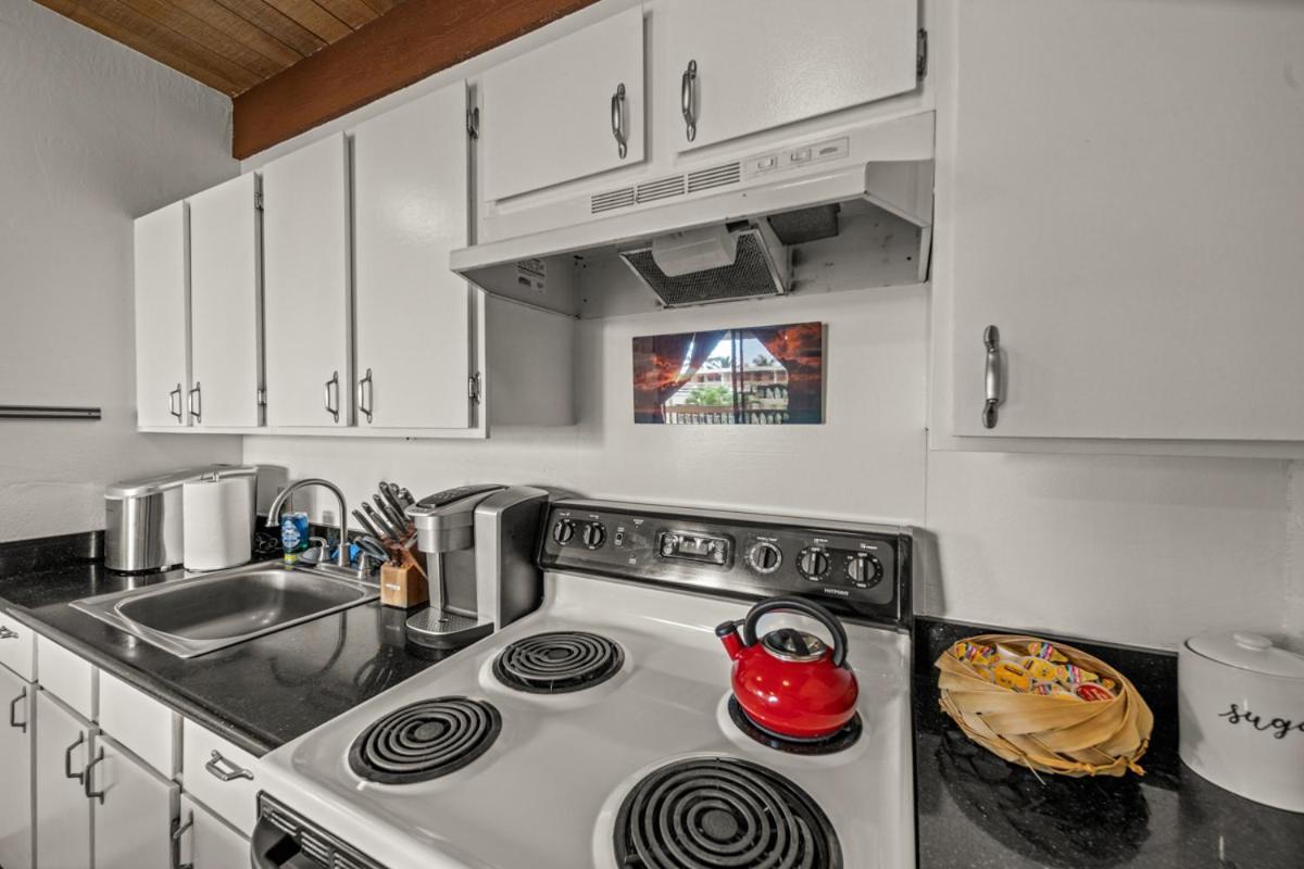 Newly Upgraded 1Br Unit Near Beach Max Of 5 Guests Kailua-Kona Buitenkant foto